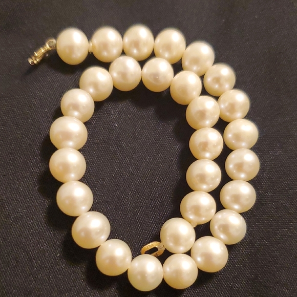 Classic Pearl Bracelet | Fine Pearls | Heirloom Jewelry - Picture 6 of 8